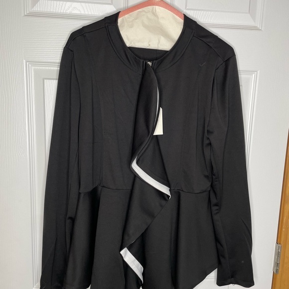 Cellabie light weight jacket.  Color:Black and white.  Size Xl - Picture 11 of 11